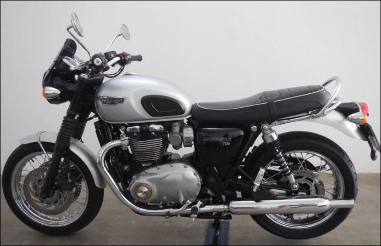 TRIUMPH BONNEVILLE T120 1200